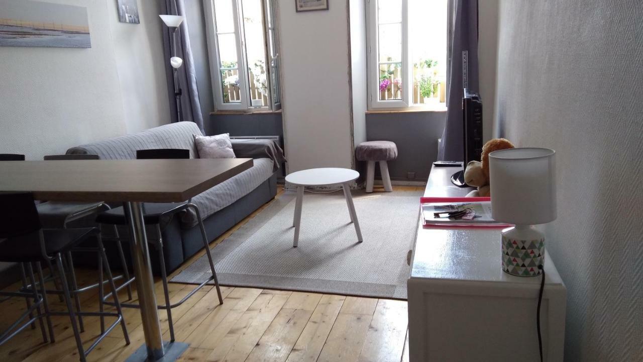 Апартаменты Sur Le Vieux Port, Centre De La Rochelle Ла-Рошель Экстерьер фото
