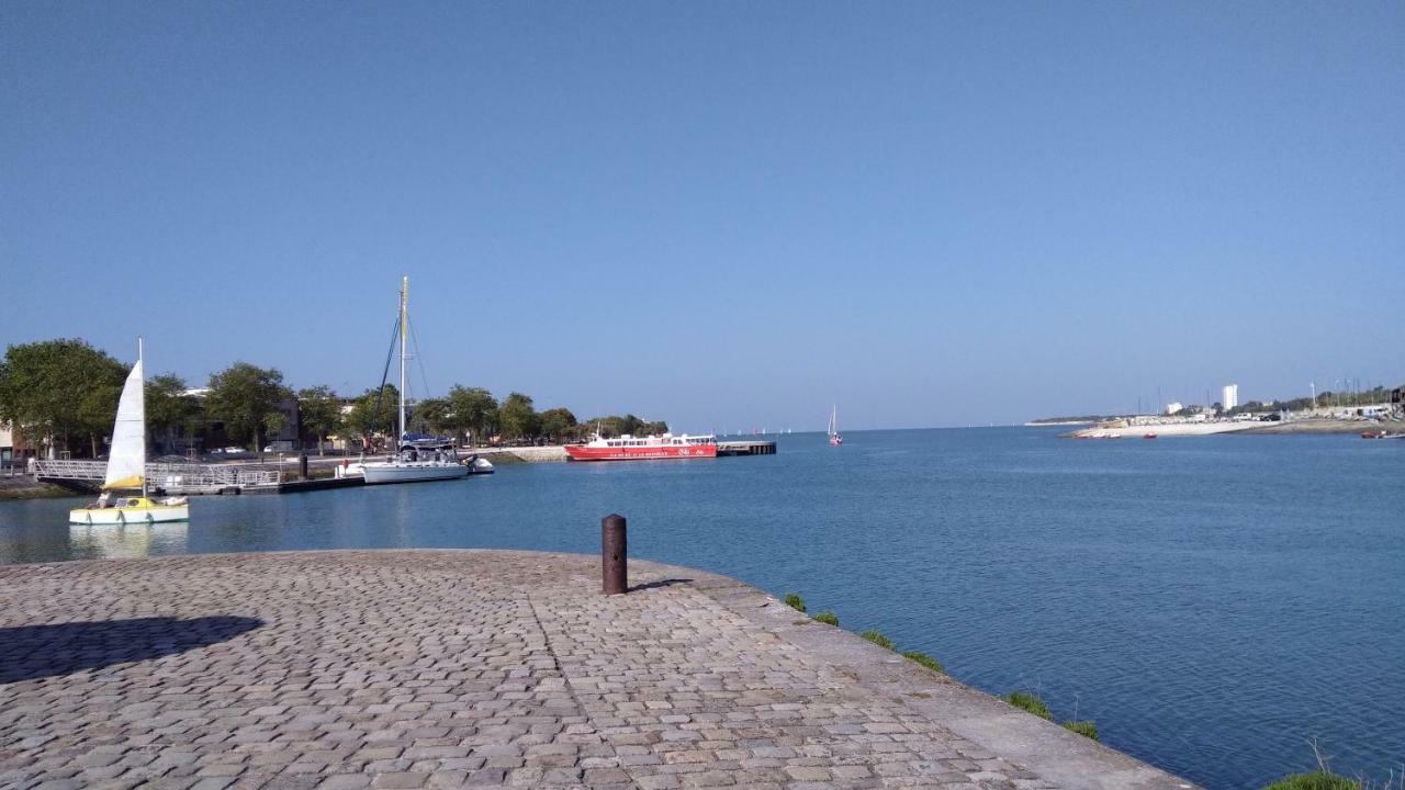 Апартаменты Sur Le Vieux Port, Centre De La Rochelle Ла-Рошель Экстерьер фото